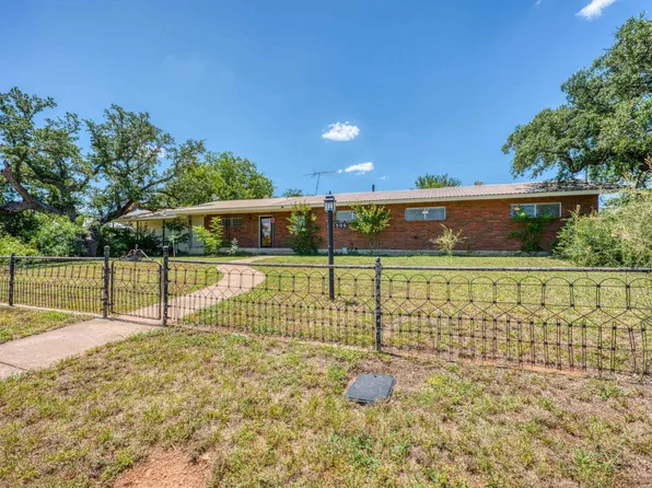 506 E Wallace Street, Llano, TX 78643