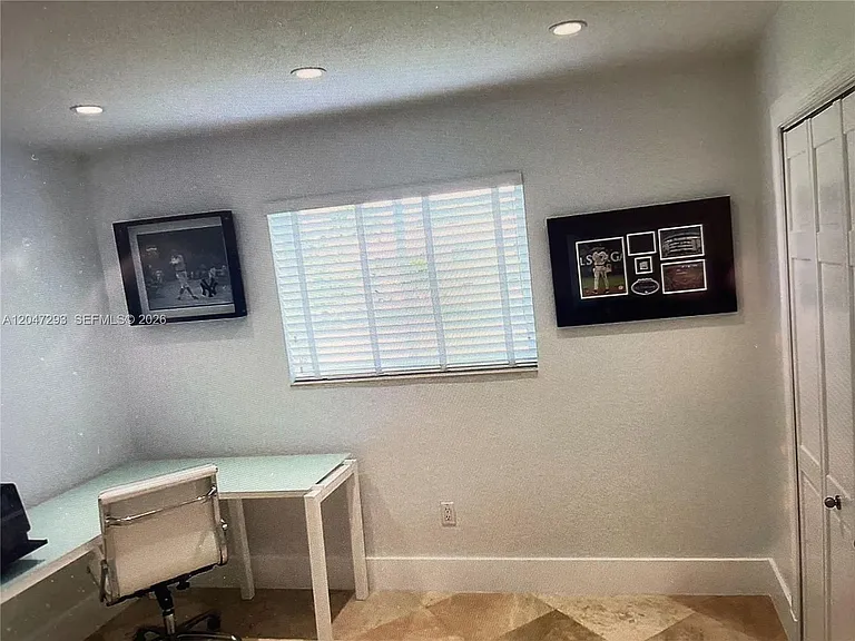 10900 SW 107th Ave — Photo 8