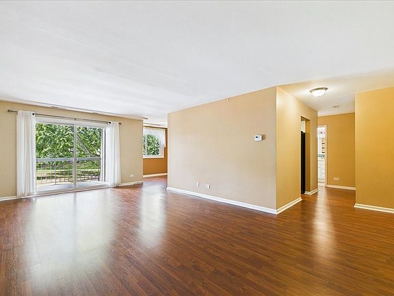 4th image of 450 Raintree Ct Unit 2K