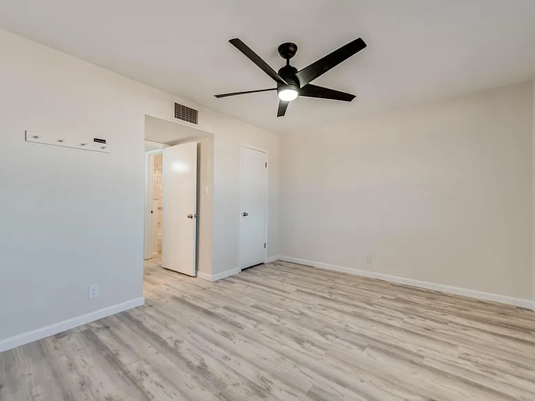 3132 Magill St — Photo 3