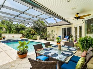 210 Oak Hammock Cir SW, Vero Beach, FL 32962