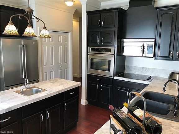 2nd image of 1484 Argyle Dr