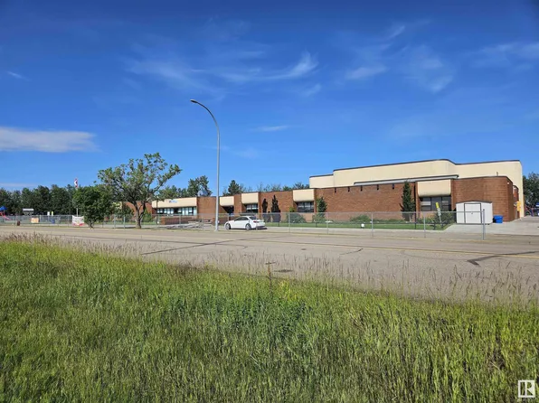 5404 50th St, Redwater, AB T0A 2W0