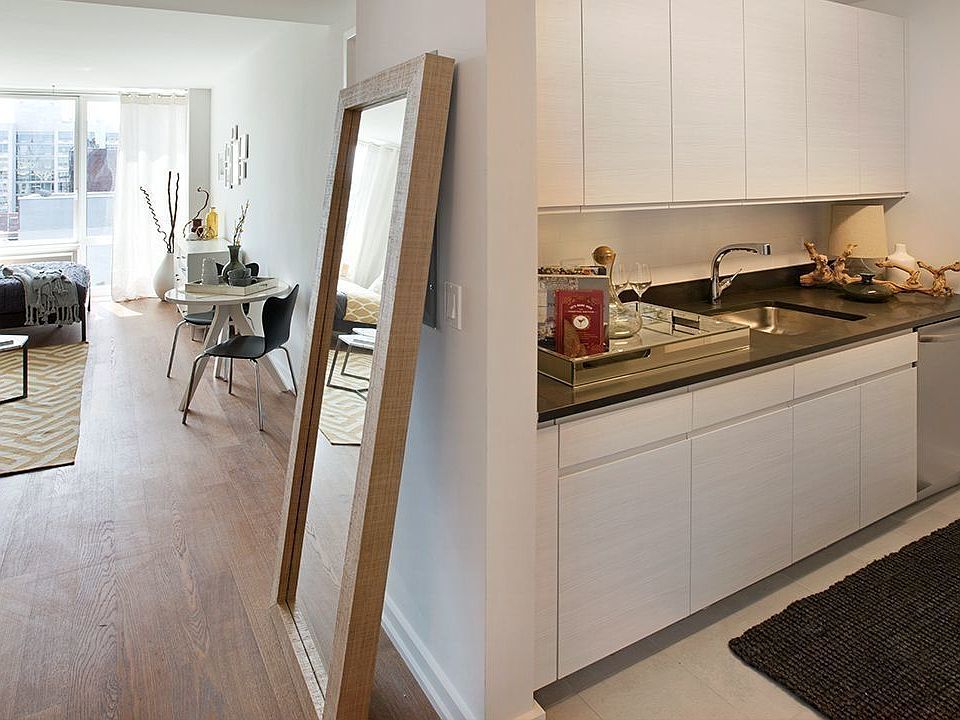 1st image of 511 47th Ave #5H