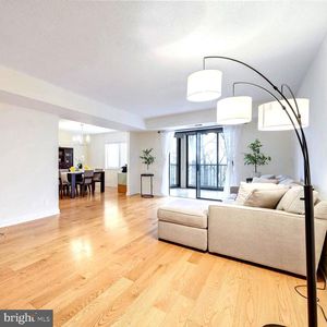 5901 Mount Eagle Dr APT 212, Alexandria, VA, 22303
