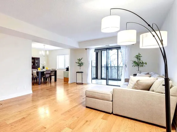 5901 Mount Eagle Dr APT 212, Alexandria, VA 22303