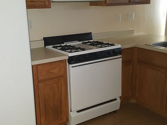 3rd image of 10003 Fine Fern St