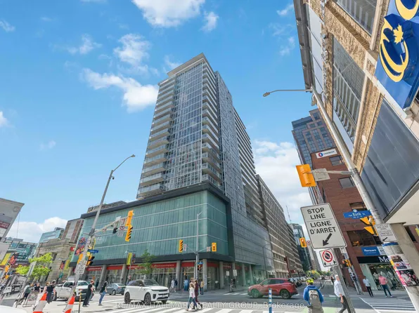 324 Laurier Ave W #2110, Ottawa, ON K1P 0A4