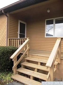 1st image of 4 Glenwood Townhouse Rd
