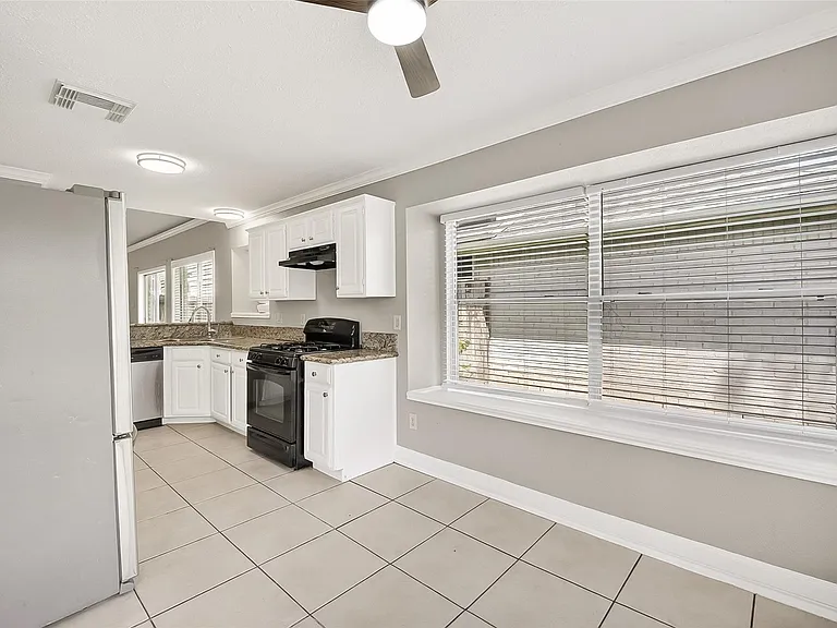 12403 Meadow Ridge Dr — Photo 19
