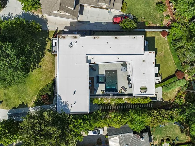 937 Berkshire Rd NE — Photo 64