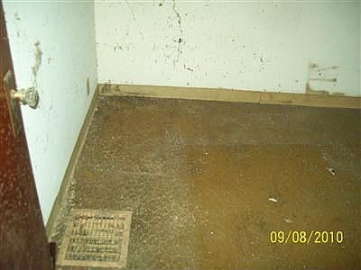 2nd image of 1661 Barney Ave