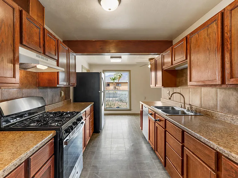 5201 Cornell Ave — Photo 17