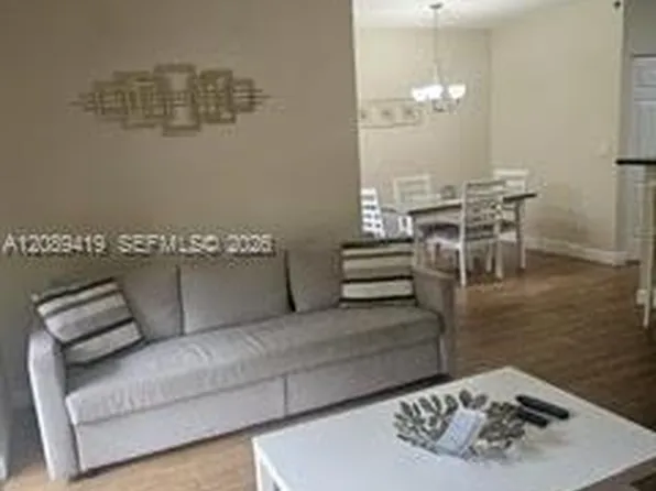 19655 E Country Club Dr, Aventura, FL