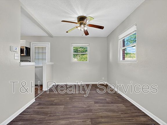 5th image of 3836 Priscilla Ave