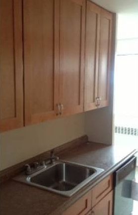 3rd image of 875 Morrison Ave APT 19A