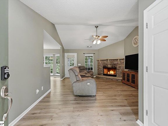 3rd image of 340 Camperdown Ct