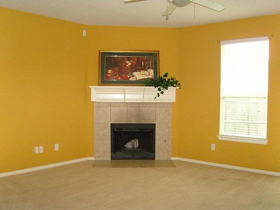 3rd image of 2930 Clear Creek Dr