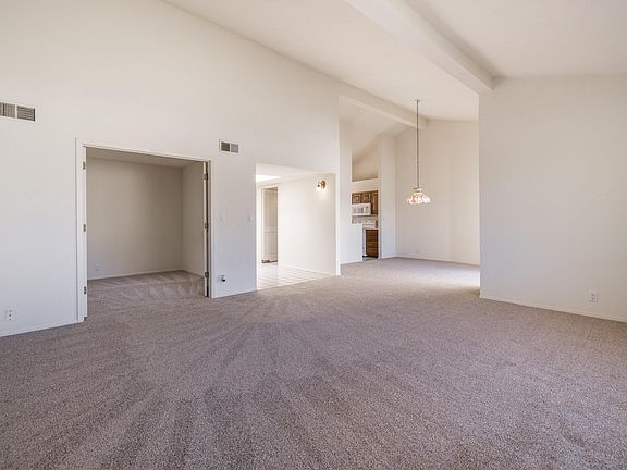 5th image of 570 Eastlake Dr SE