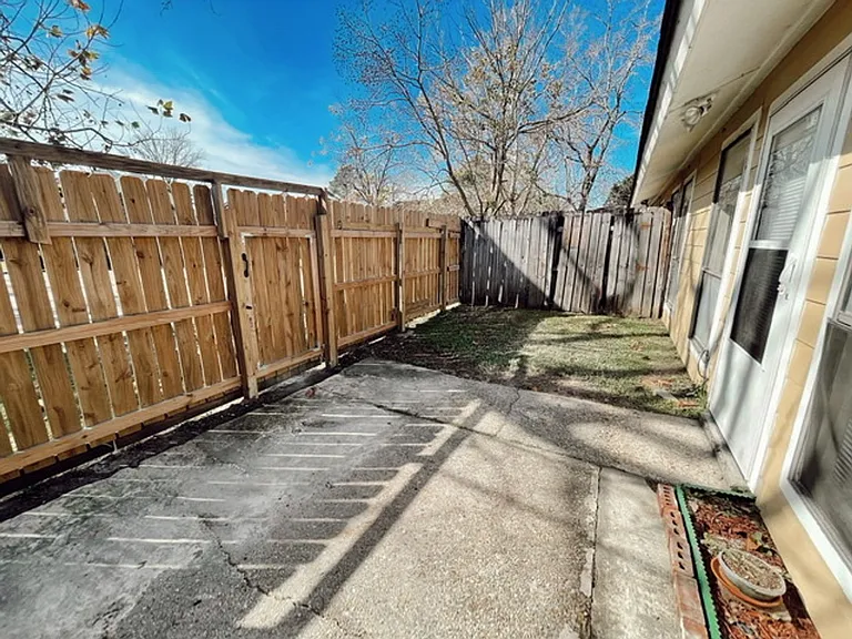 8220B Governor Dr — Photo 5