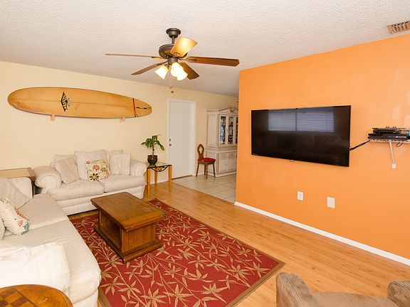 2nd image of 20 N Rosiland Ct