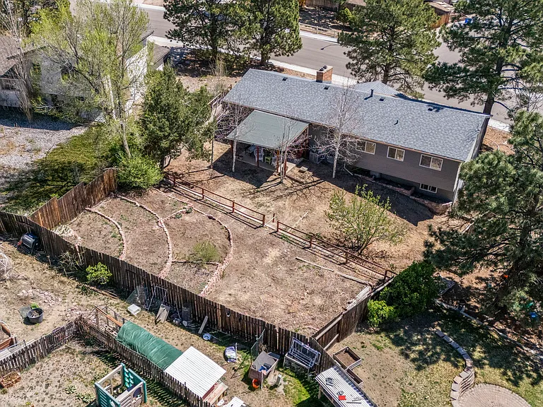 3270 Cortina Dr — Photo 25