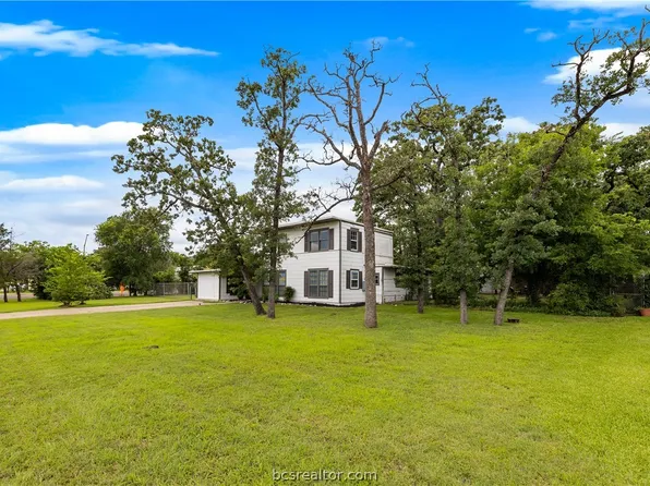 100 Brookside Dr E, Bryan, TX 77801
