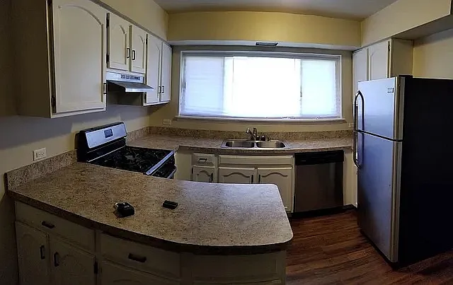 2 bed, 1.5 bath, 1082 sqft, $2,150 — Photo 3