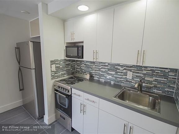 5th image of 835 NE 15th Ave #8