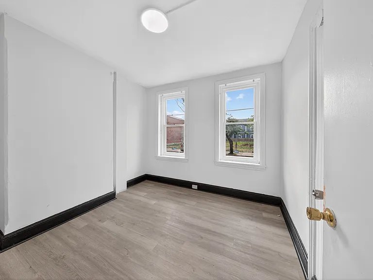 835 N Spruce St — Photo 12