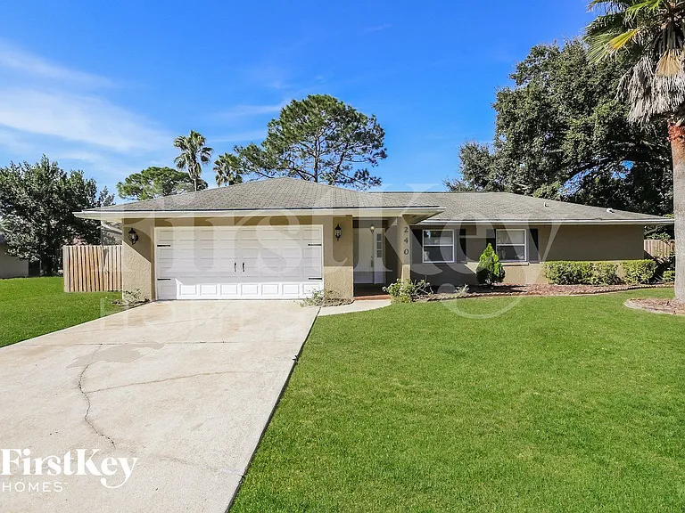 240 Donegal Ave — Photo 1