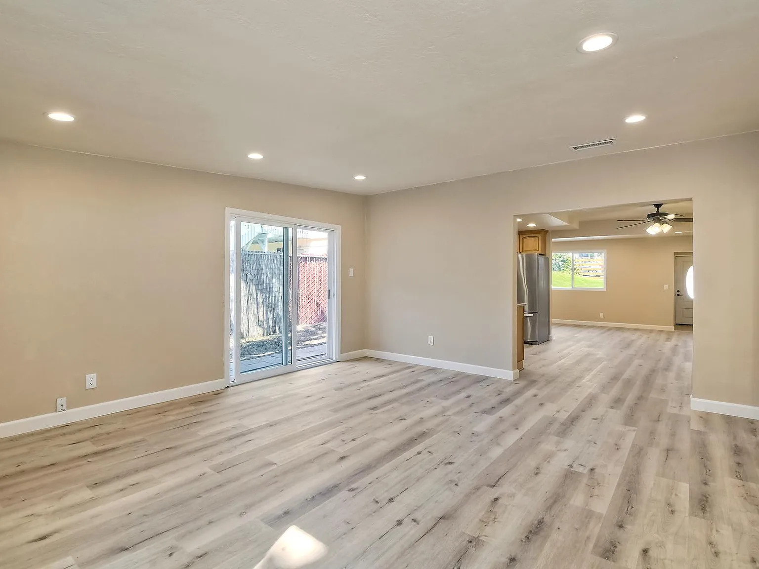 3 bed, 1624 sqft, $7,200 — Photo 4