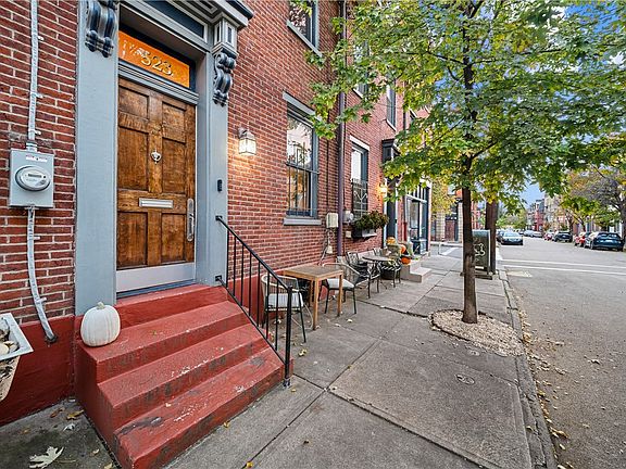 3rd image of 523 N Taylor Ave