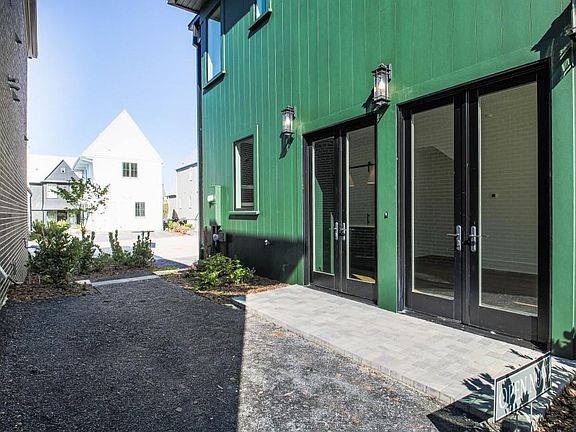5th image of 130 Carlyle Ln