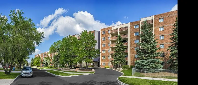 Crescent Ridge Towers — Photo 3