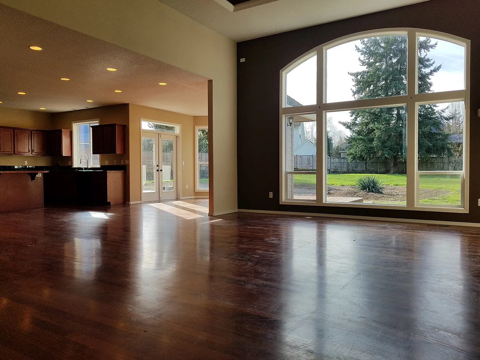 3 bed, 2895 sqft, $4,250 — Photo 3