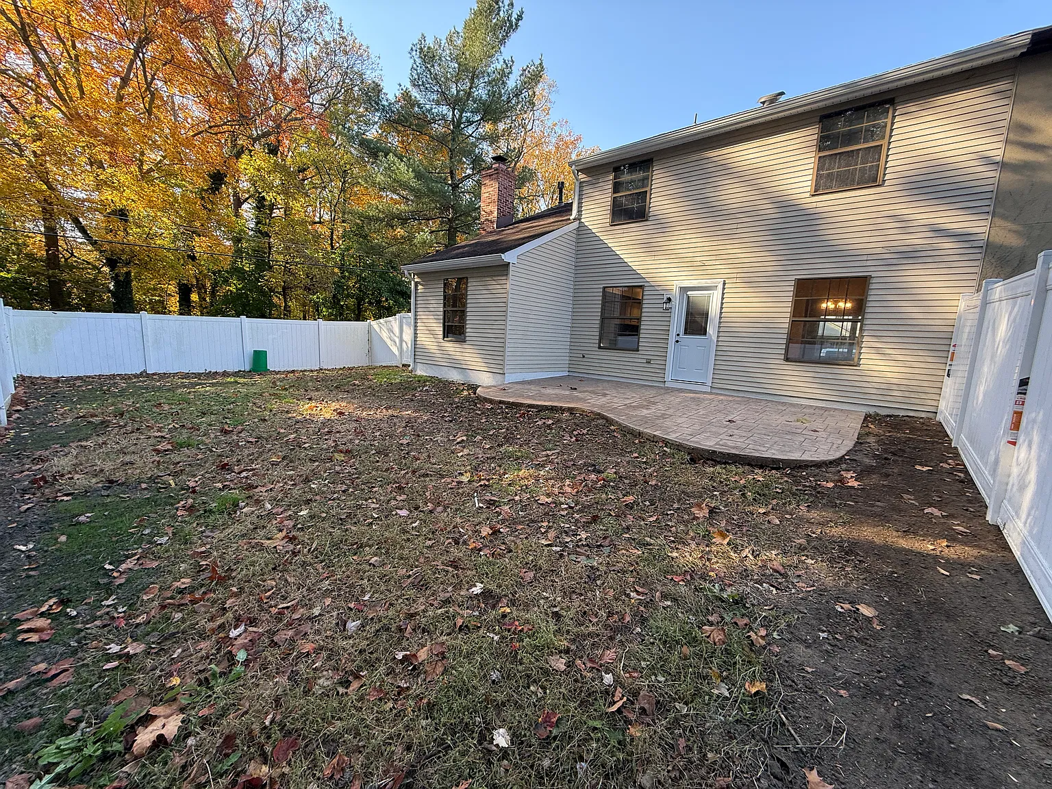3 bed, 1.5 bath, 1553 sqft, $2,950 — Photo 2