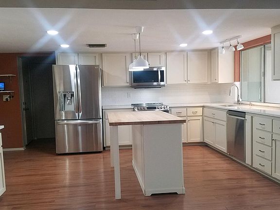 4th image of 122 W Coral Gables Dr