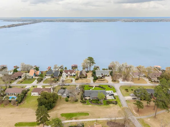 603 Santee Dr, Santee, SC 29142