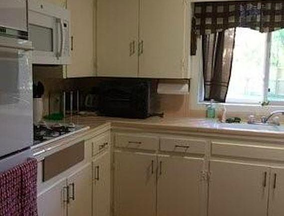 3rd image of 209 Redmond Dr