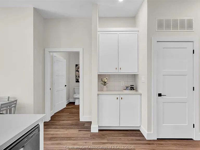 12 Mill St W #309 — Photo 11