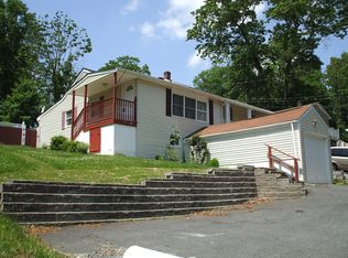 310 Nariticong Ave, Hopatcong, NJ 07843