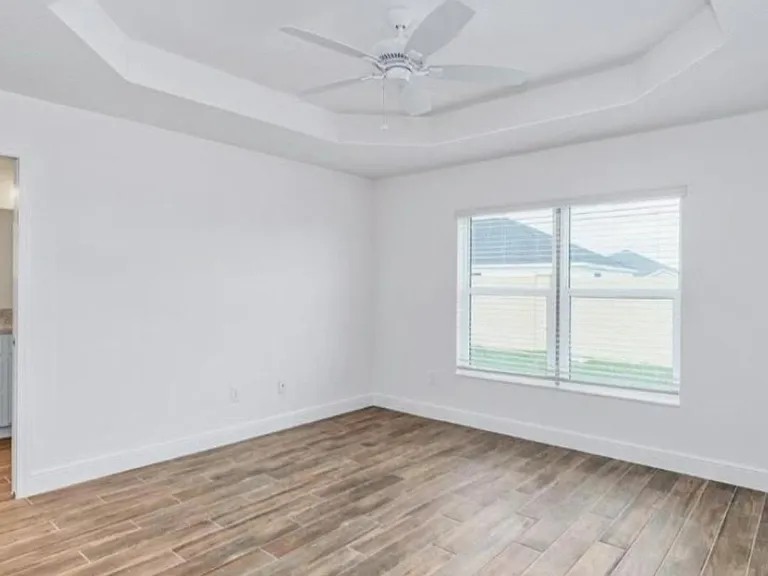 875 Carmichael Ct — Photo 10