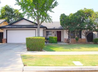5852 E Illinois Ave, Fresno, CA 93727