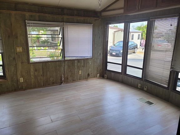 3rd image of 6154 Parkway Dr