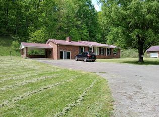 149 Osborne Ln, Pounding Mill, VA 24637