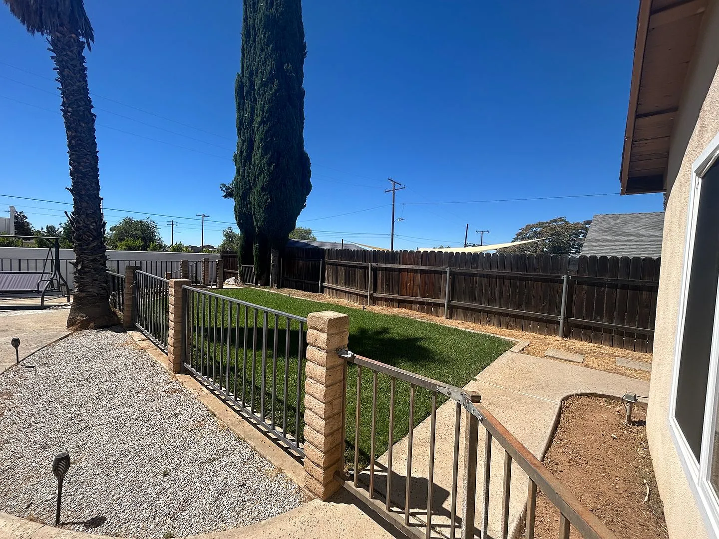 4 Bedroom 2 Bathroom Home with Pool & Spa in Yucaipa, Ca. — Photo 3