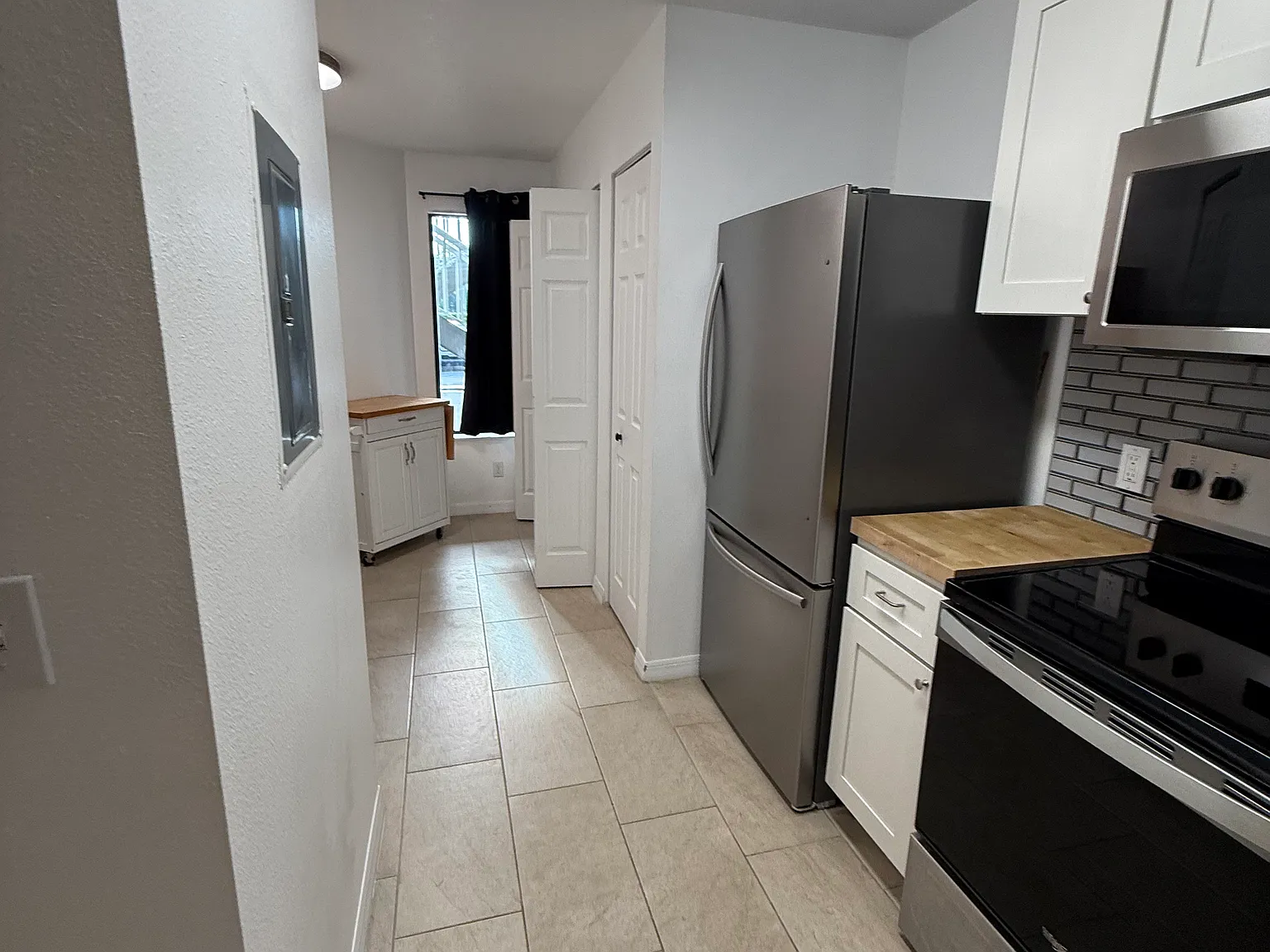 2 bed, 992 sqft, $1,700 — Photo 4