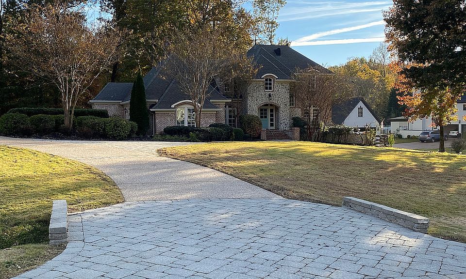 1st image of 40 Canterbury Ln