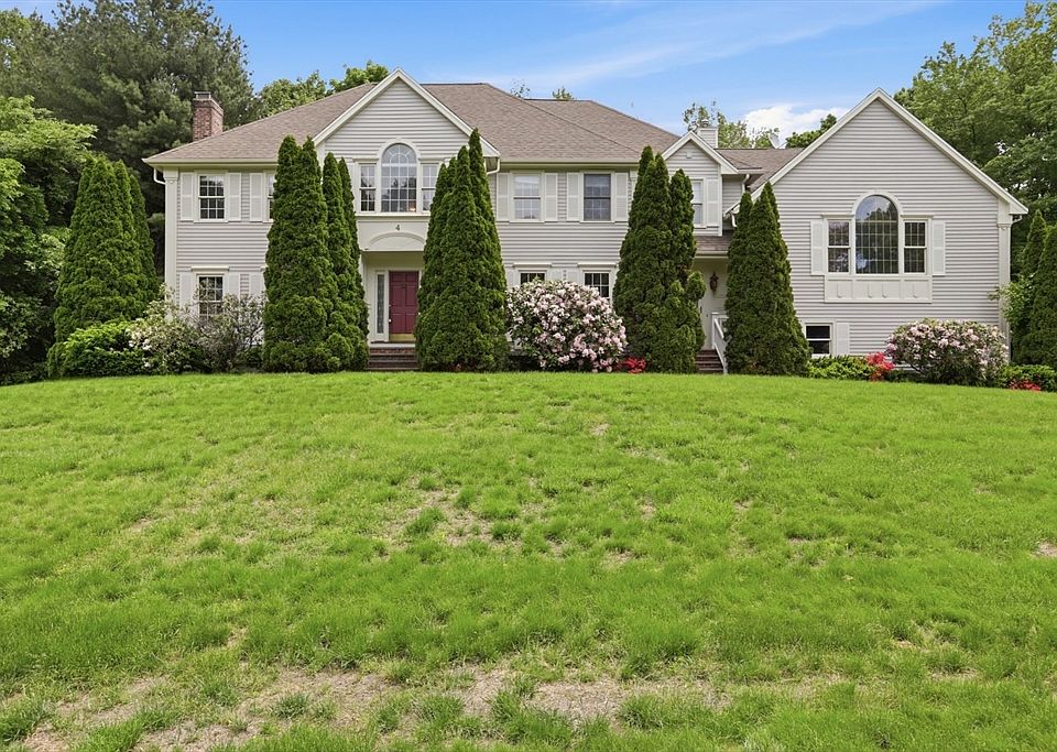 1st image of 4 Farnham Cir